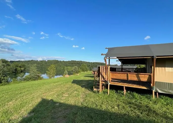 Отель Domaine La Barbe !