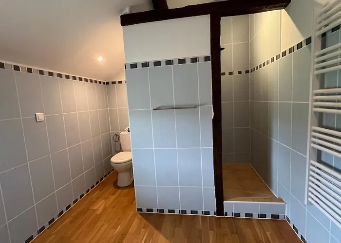 Отель Domaine La Barbe ! *