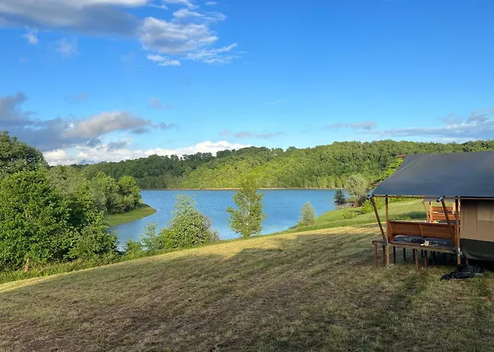 Отель Domaine La Barbe ! *